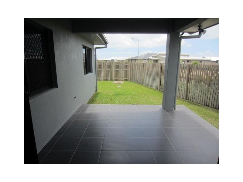 24 Sunhaven Boulevard, Burdell QLD 4818