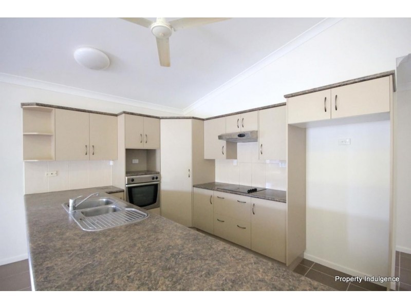 34 Mendi Drive, Bushland Beach QLD 4818