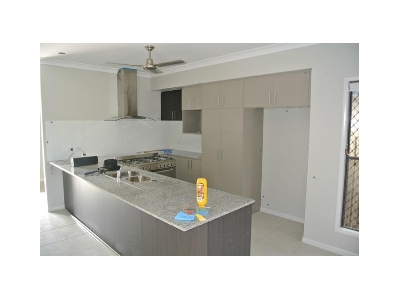 42 Dahlia Street, Burdell QLD 4818