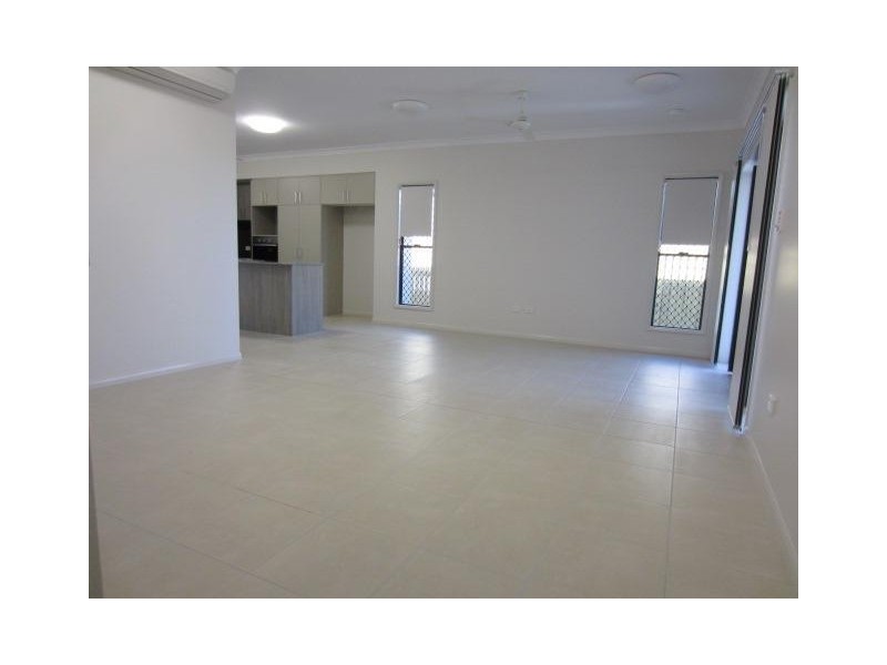 42 Dahlia Street, Burdell QLD 4818