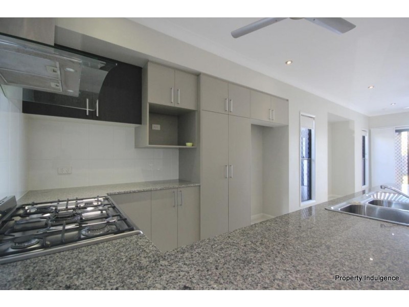 42 Dahlia Street, Burdell QLD 4818