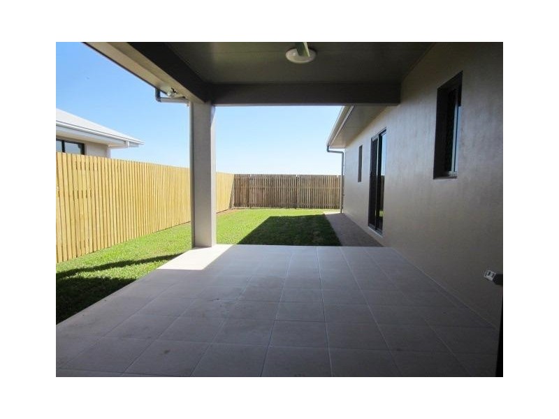 42 Dahlia Street, Burdell QLD 4818