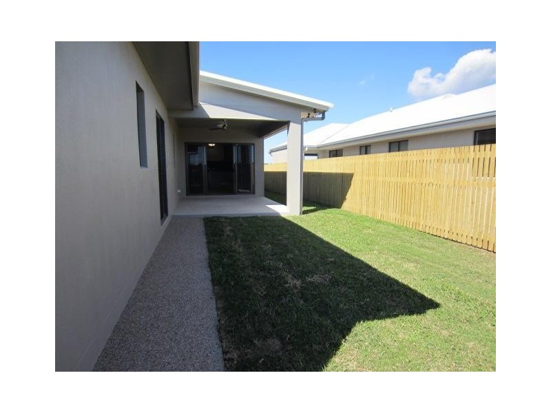 42 Dahlia Street, Burdell QLD 4818