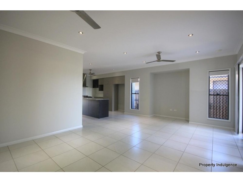 42 Dahlia Street, Burdell QLD 4818