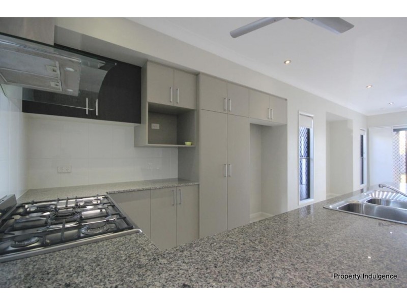 42 Dahlia Street, Burdell QLD 4818