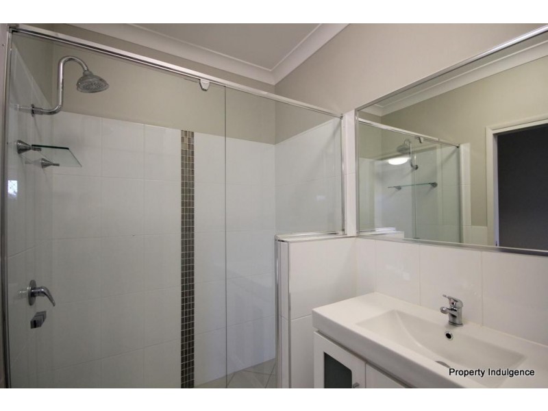 42 Dahlia Street, Burdell QLD 4818