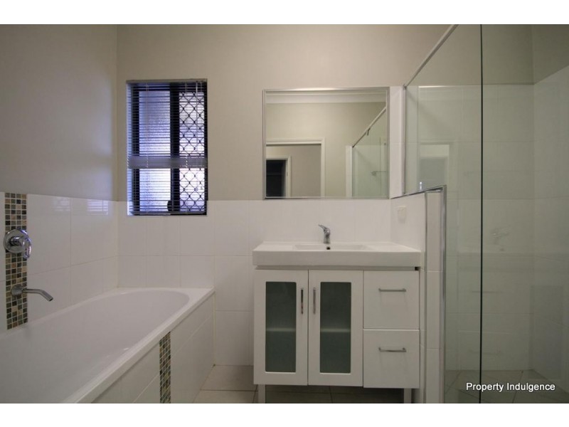 42 Dahlia Street, Burdell QLD 4818