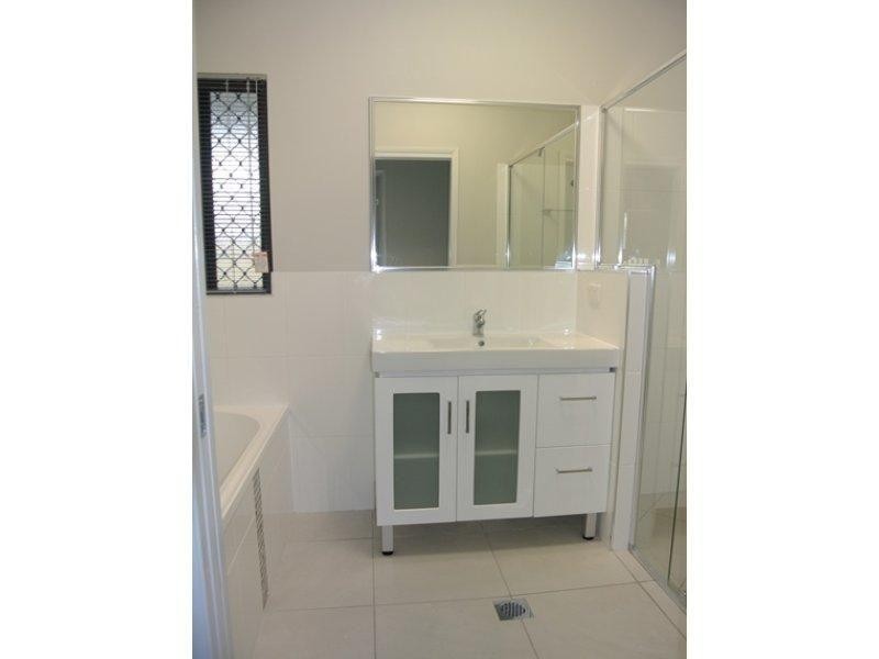 42 Dahlia Street, Burdell QLD 4818