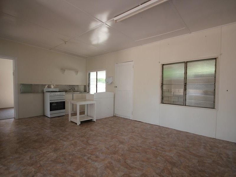 51 The Esplanade, Toolakea QLD 4818