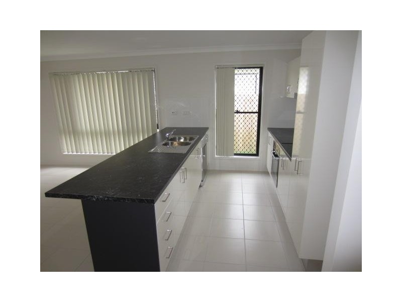 17 Lanikai Place, Mount Low QLD 4818