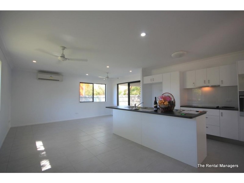 2/29 Oonoonba Road, Idalia QLD 4811