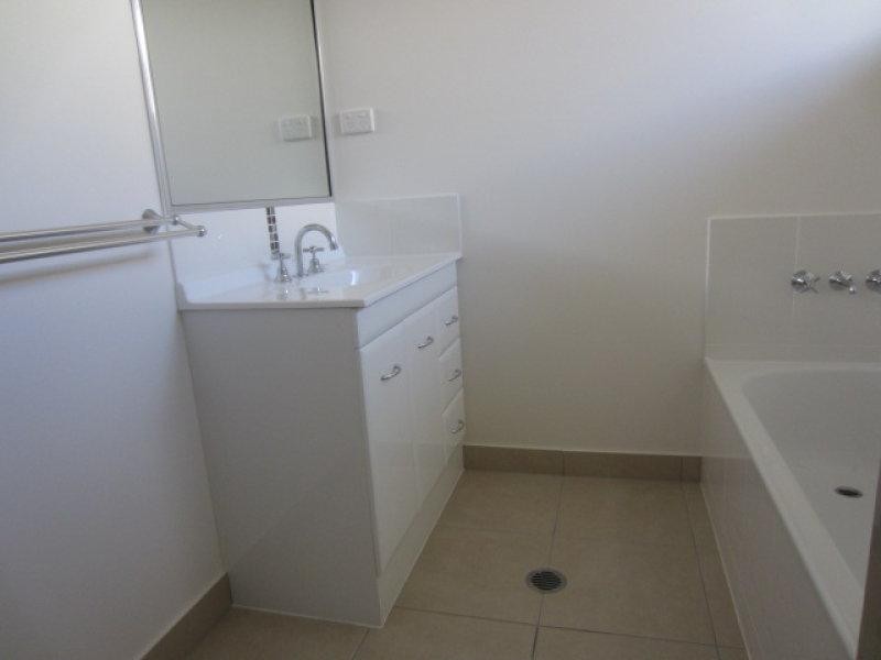 2/29 Oonoonba Road, Idalia QLD 4811