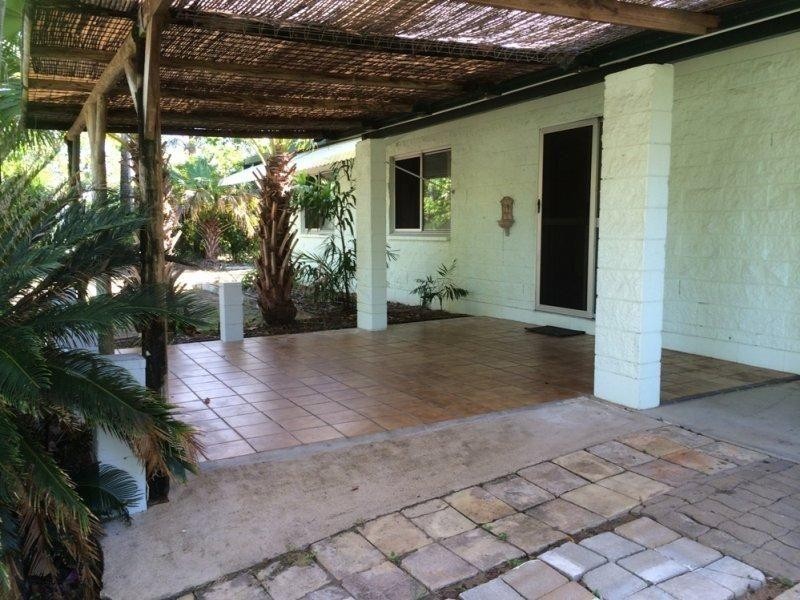 8 Ebony Court, Bushland Beach QLD 4818