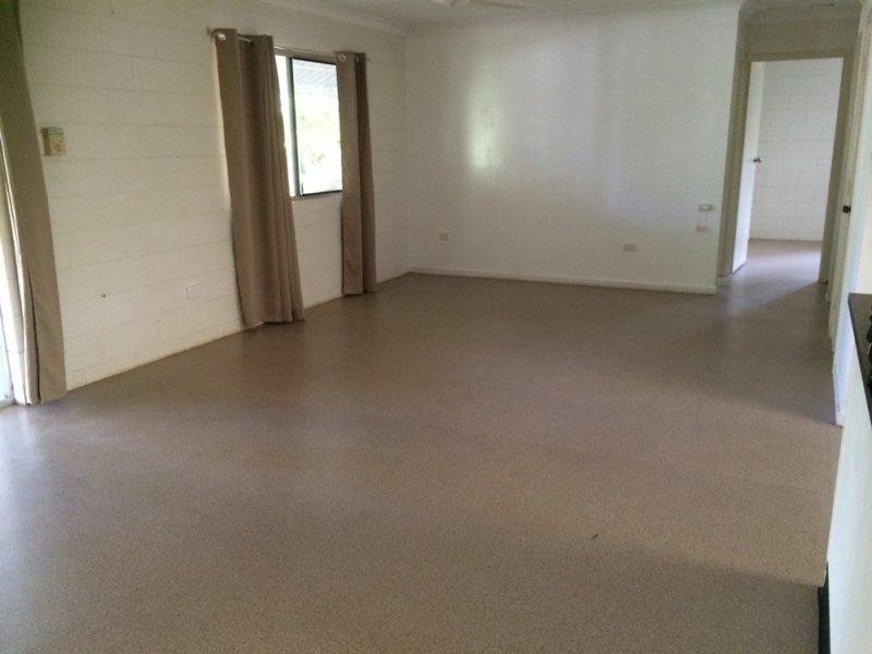 8 Ebony Court, Bushland Beach QLD 4818