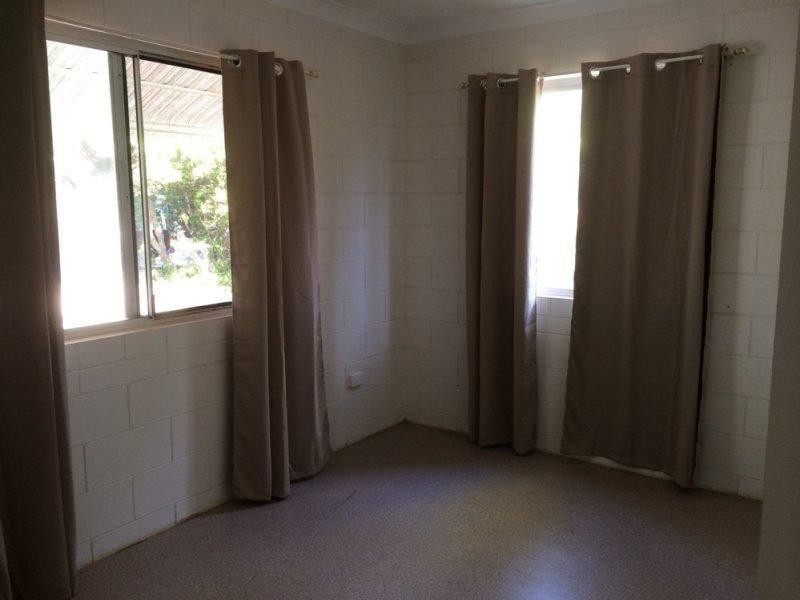 8 Ebony Court, Bushland Beach QLD 4818