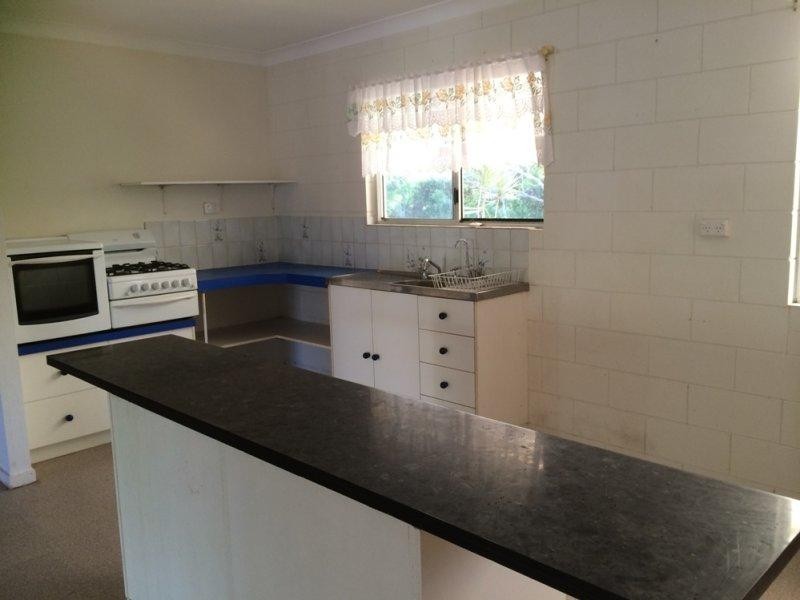 8 Ebony Court, Bushland Beach QLD 4818