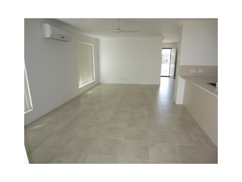 2 Smugglers Cove, Mount Low QLD 4818