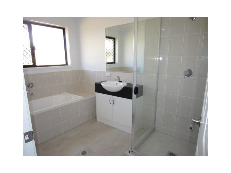 2 Smugglers Cove, Mount Low QLD 4818