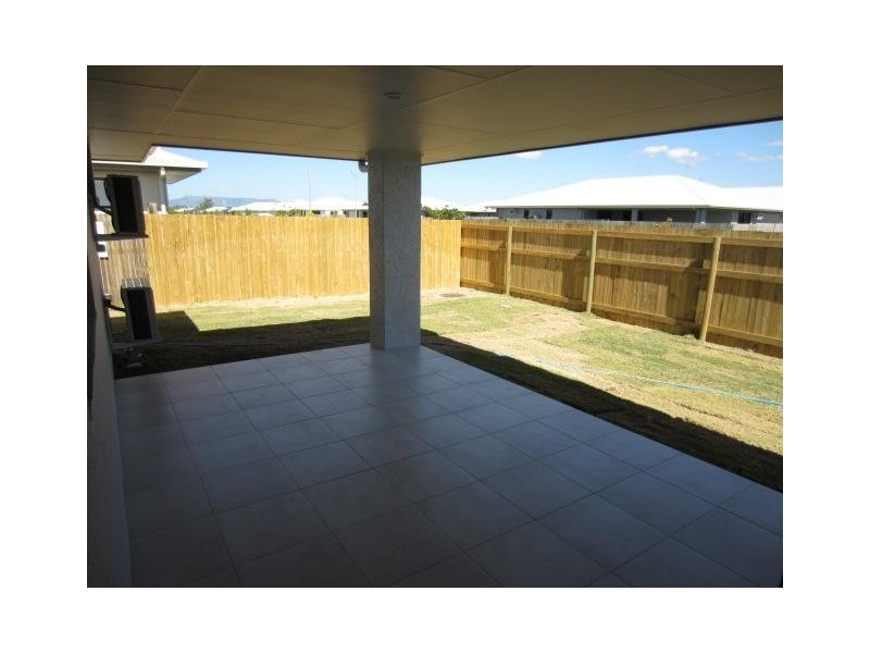 2 Smugglers Cove, Mount Low QLD 4818