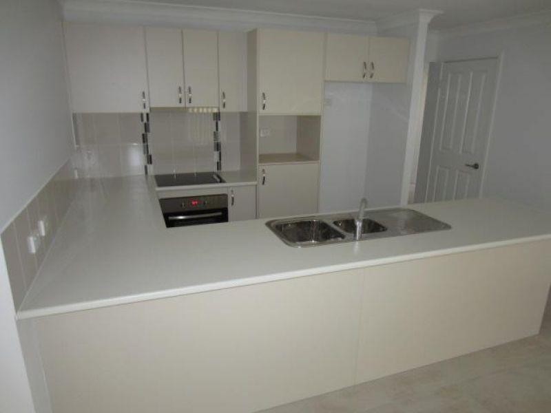 2 Smugglers Cove, Mount Low QLD 4818