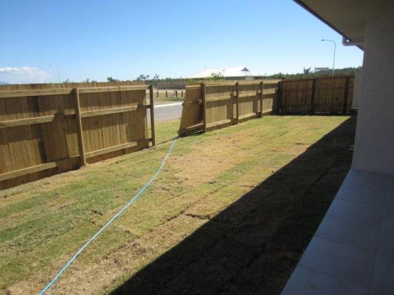 2 Smugglers Cove, Mount Low QLD 4818