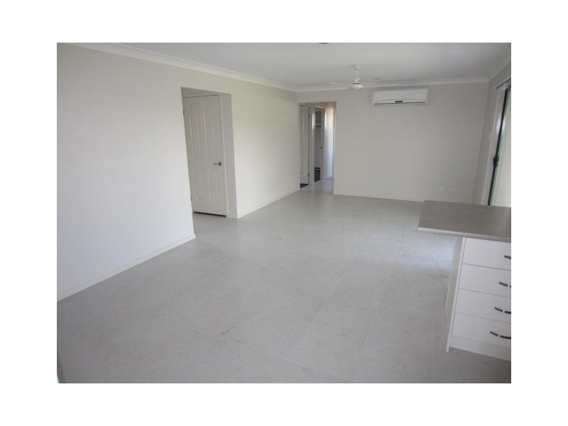 7 Wineglass Bay Avenue, Mount Low QLD 4818