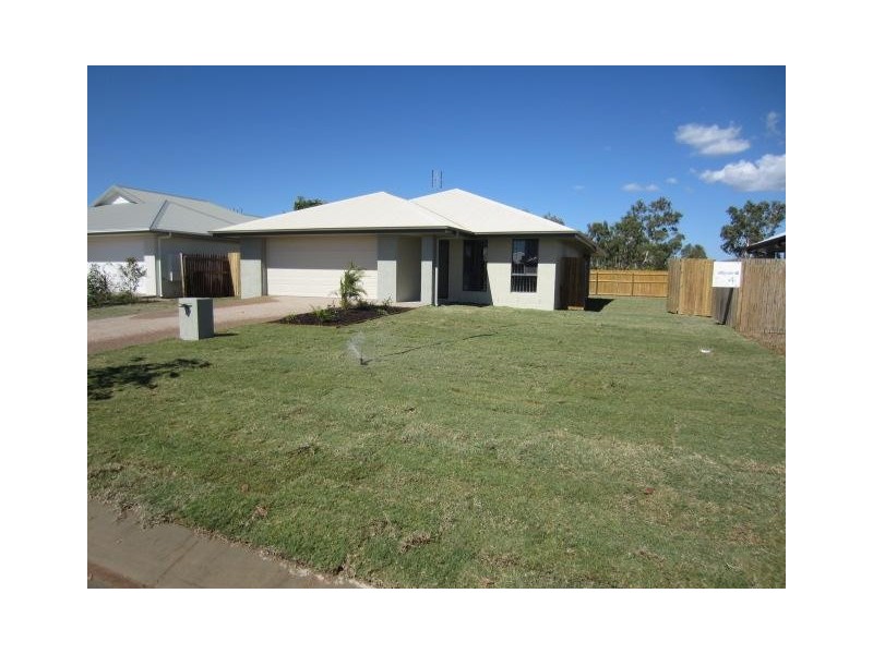 7 Wineglass Bay Avenue, Mount Low QLD 4818