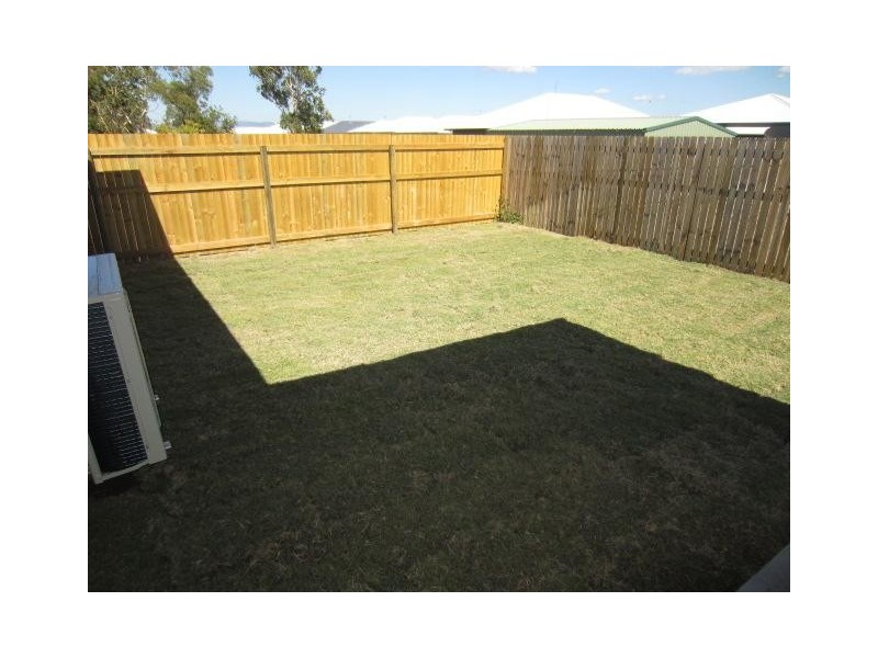 7 Wineglass Bay Avenue, Mount Low QLD 4818