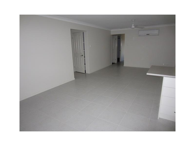 4 Smugglers Cove, Mount Low QLD 4818