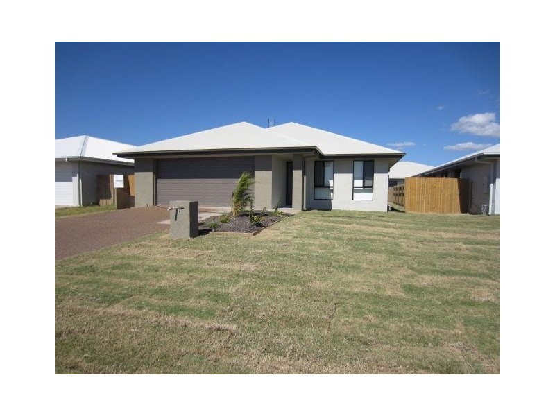 4 Smugglers Cove, Mount Low QLD 4818