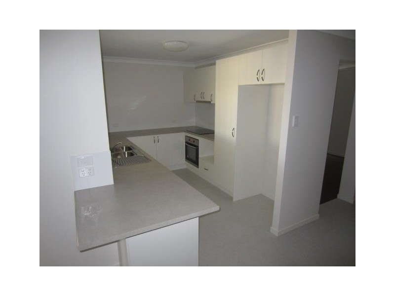 4 Smugglers Cove, Mount Low QLD 4818