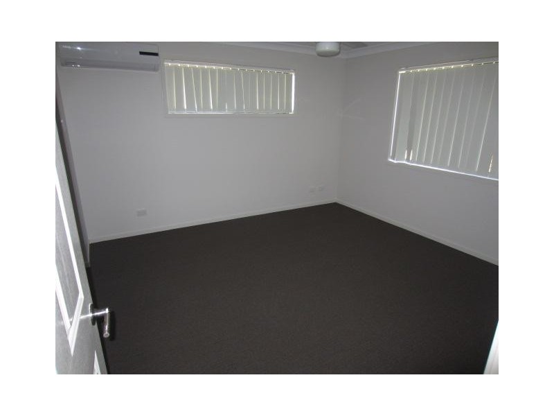 4 Smugglers Cove, Mount Low QLD 4818