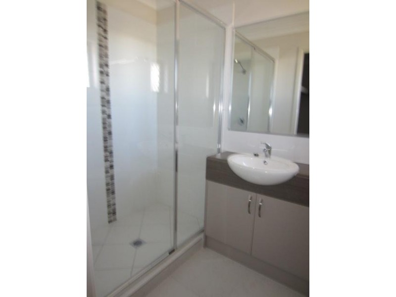 4 Smugglers Cove, Mount Low QLD 4818