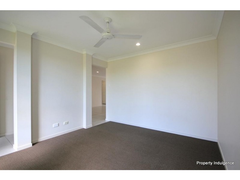 4 Smugglers Cove, Mount Low QLD 4818