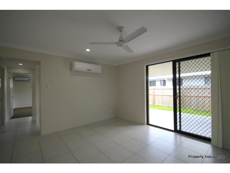 4 Smugglers Cove, Mount Low QLD 4818