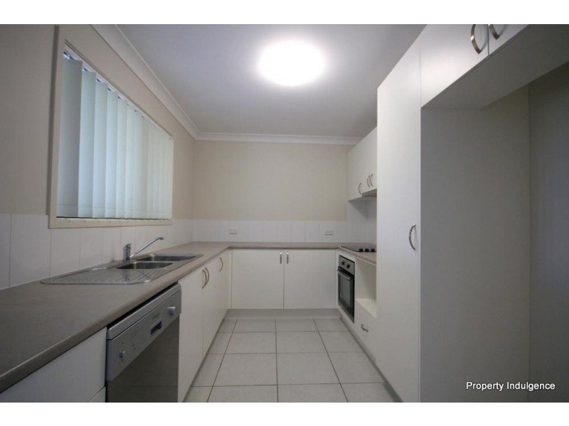 4 Smugglers Cove, Mount Low QLD 4818