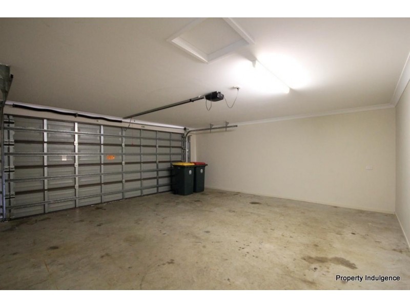 4 Smugglers Cove, Mount Low QLD 4818