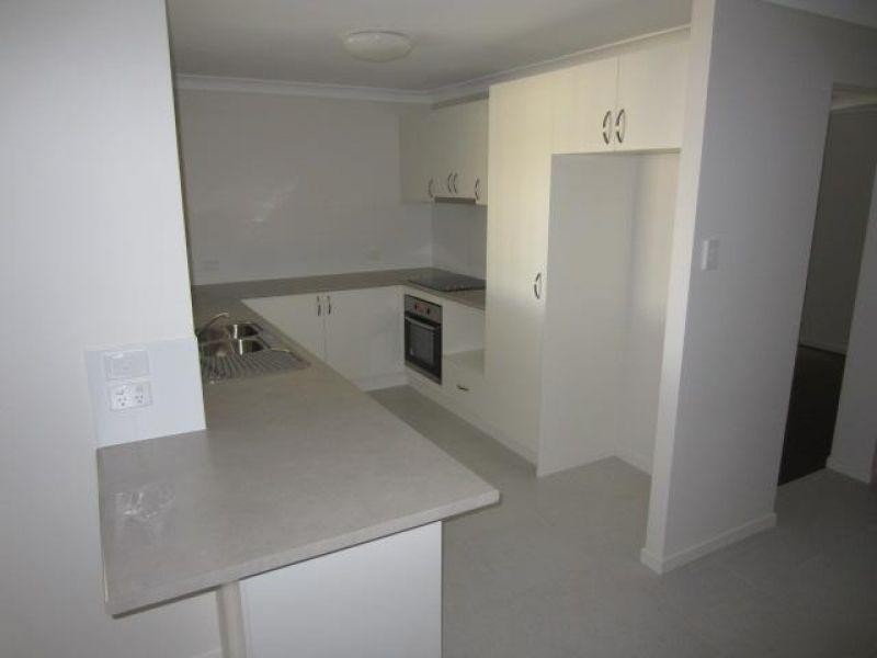4 Smugglers Cove, Mount Low QLD 4818