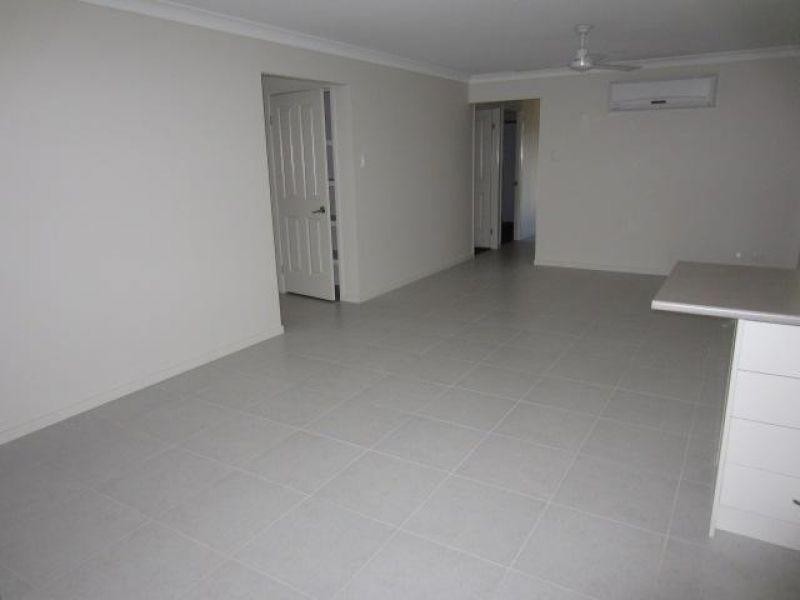 4 Smugglers Cove, Mount Low QLD 4818