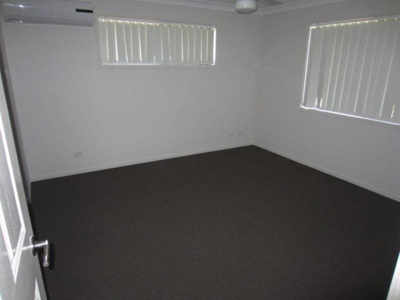4 Smugglers Cove, Mount Low QLD 4818