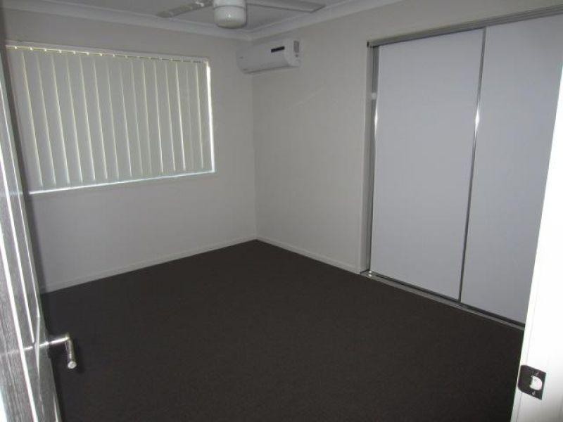 4 Smugglers Cove, Mount Low QLD 4818