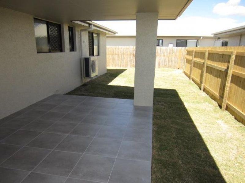 4 Smugglers Cove, Mount Low QLD 4818