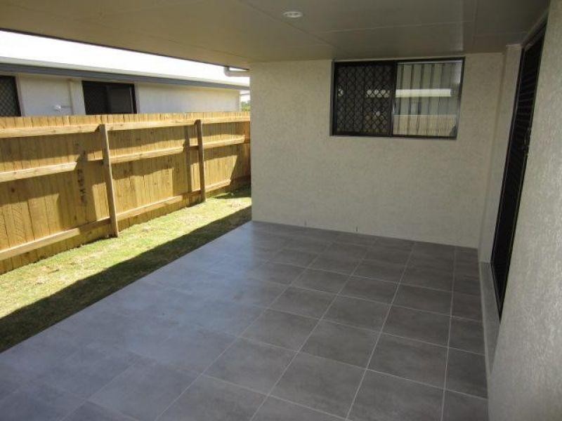 4 Smugglers Cove, Mount Low QLD 4818