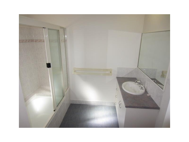 1/11 China Street, Mundingburra QLD 4812