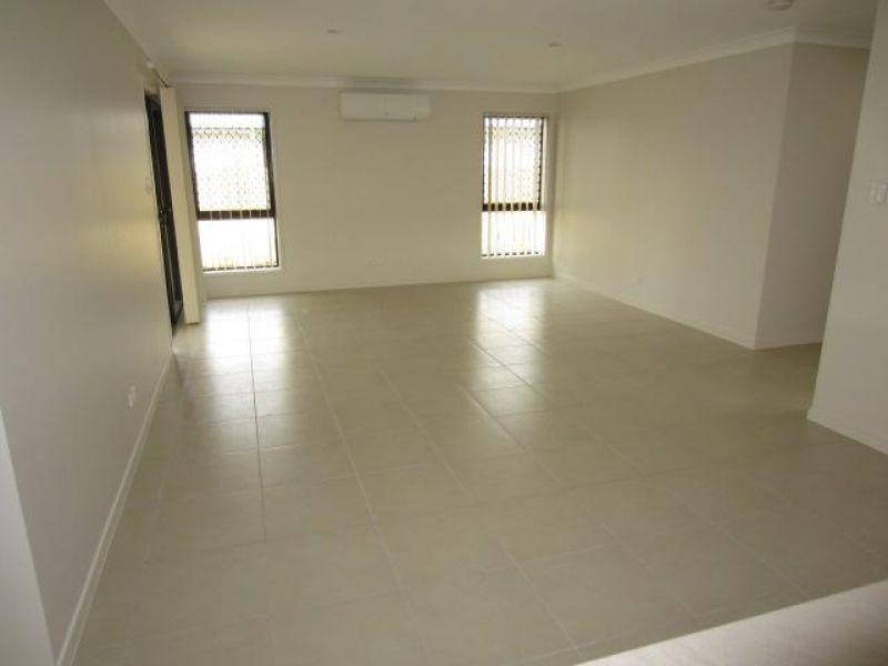 3 Catho Avenue, Mount Low QLD 4818