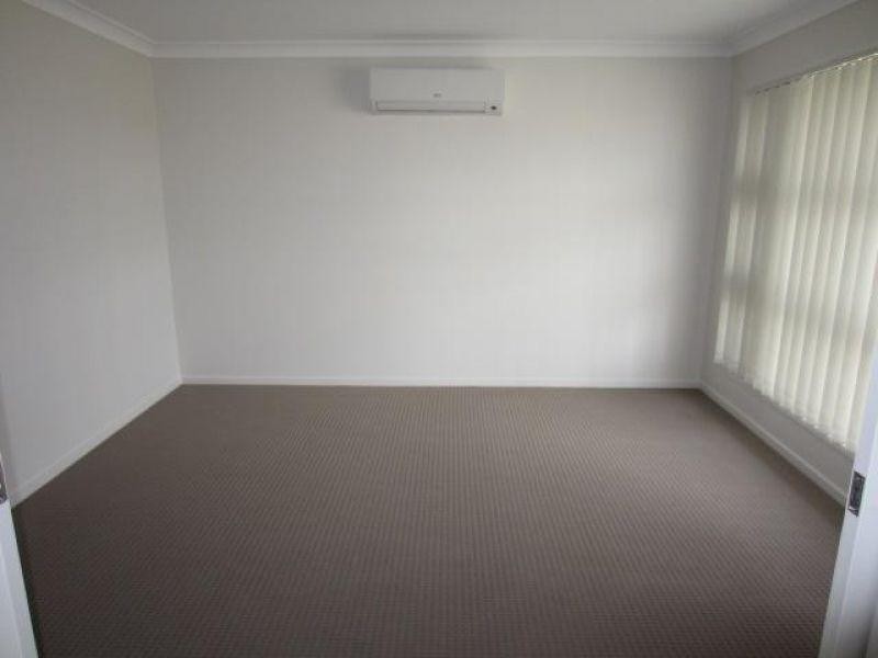 3 Catho Avenue, Mount Low QLD 4818