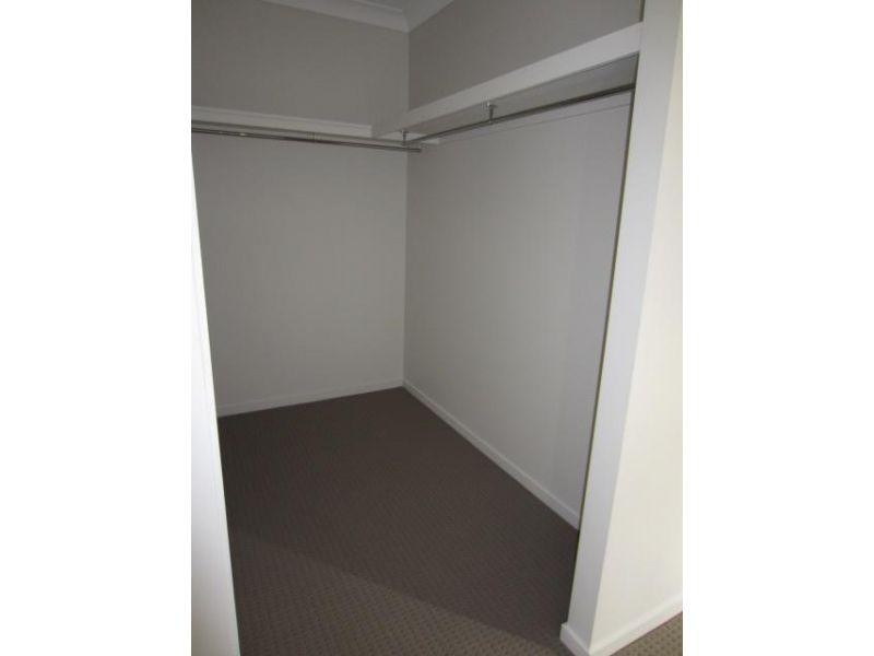 3 Catho Avenue, Mount Low QLD 4818