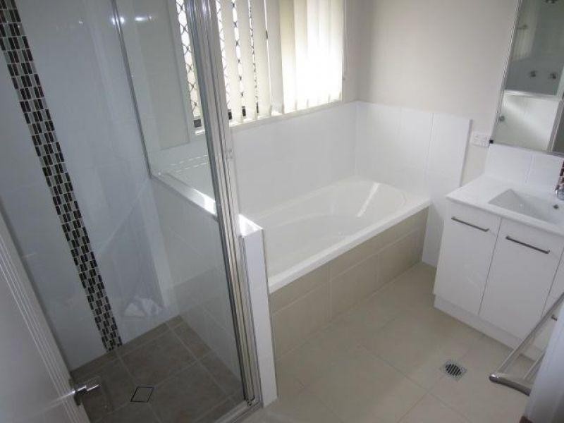 3 Catho Avenue, Mount Low QLD 4818