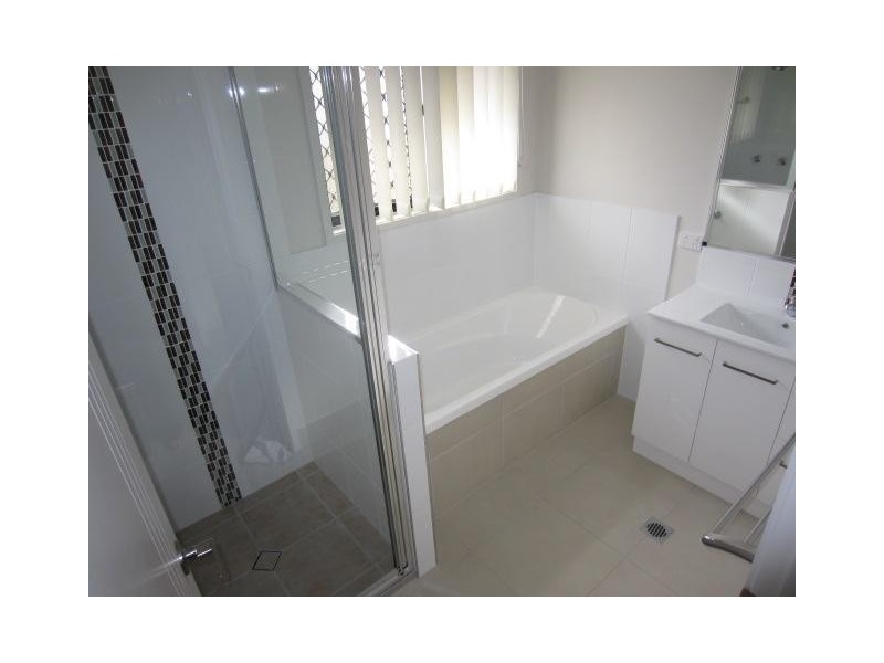 3 Catho Avenue, Mount Low QLD 4818