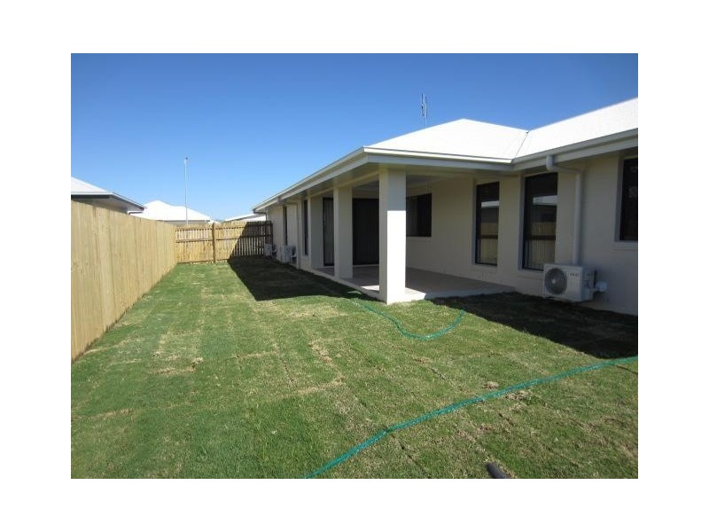 3 Catho Avenue, Mount Low QLD 4818